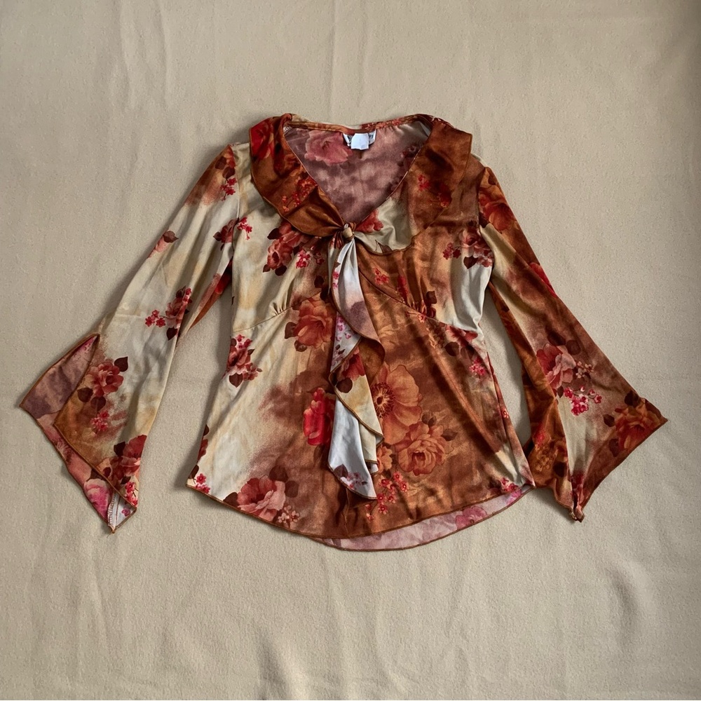 Y2K bell sleeve floral top with frills